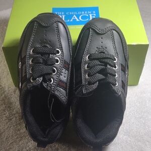 NWT The Children's Place Black Casual Sneakers Low-Top Design Size 7